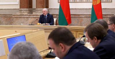 Александр Лукашенко требует активнее защищать экономические интересы Беларуси