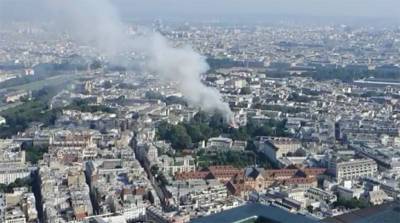 В Париже начался пожар недалеко от резиденции премьер-министра Франции