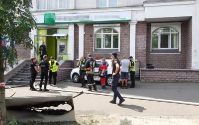 В Киеве вооруженная женщина ограбила банк