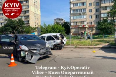 Хотел проскочить на красный: в масштабном ДТП в Киеве пострадали пять машин