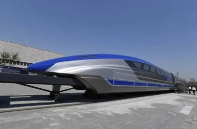 Способный развивать скорость 600 км/ч поезд на магнитной подушке сошел с конвейера в Китае