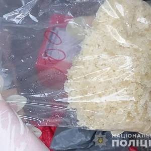 На почтом отделении Вольнянска задержали наркоторговца из Запорожья. Фото