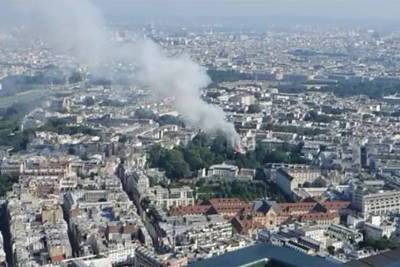 В Париже вблизи резиденции премьер-министра Франции начался пожар