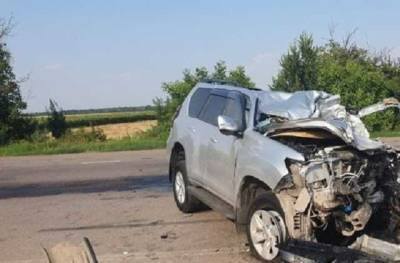 Под Одессой чиновник автодора погиб во внедорожнике, который разорвало в ДТП