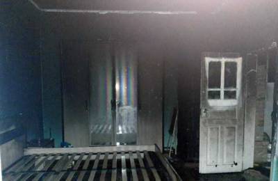 Житель Буковины облил бензином и поджег дом с сестрой и племянницей