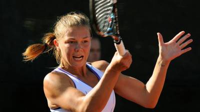 Мельникова и Захарова покинули теннисный турнир в Гдыне