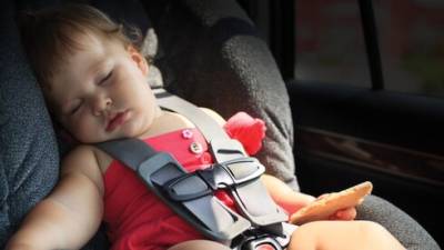Минтранс Израиля: отложить на год обязательную установку для перевозки детей в машине