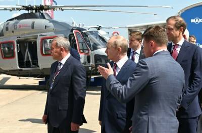 Путин поручил проработать меры поддержки гражданского авиастроения