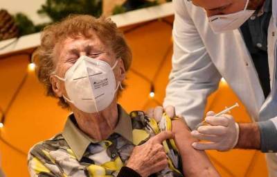 Китайская вакцина в Венгрии: «Это был своего рода эксперимент над пожилыми людьми» — Liberation