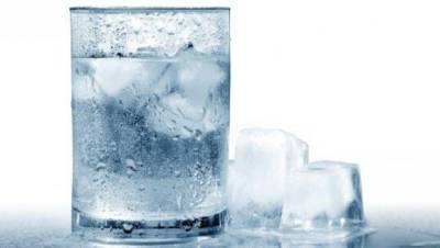 Стало известно, опасно ли пить ледяную воду