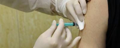 В Роспотребнадзоре допускают введение обязательной вакцинации в Петербурге