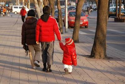 Власти Китая отменили штрафы за рождение третьего ребёнка