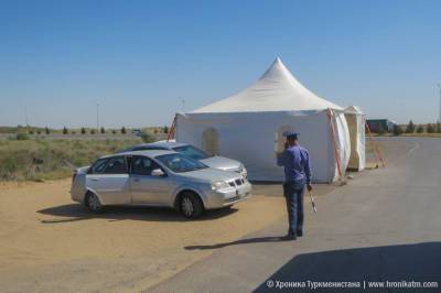 Из-за закрытого ж/д сообщеня жители Туркменистана передвигаются по стране автокараванами через пустыню