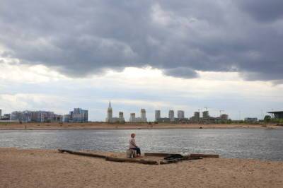 Эксперты рассказали об опасности сине-зелёных водорослей, наводнивших Петербург