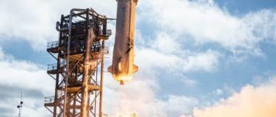 Ракета Blue Origin впервые подняла в космос людей. На борту был также Джефф Безос