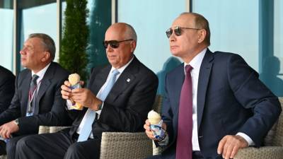 Борисов рассказал, как оплачивали мороженое на МАКС-2021
