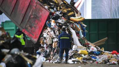 В России могут начать конфисковывать мусоровозы за нелегальный сброс отходов