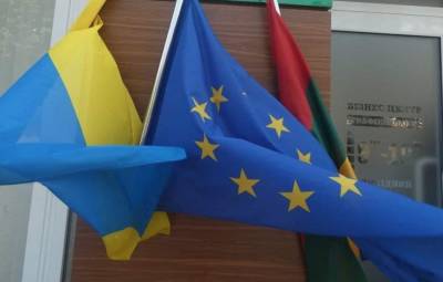 20-летний вандал сорвал флаги на здании консульства Литвы в Северодонецке
