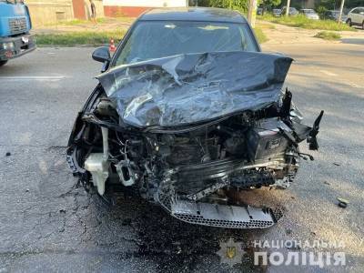 В Запорожье автомобиль врезался в маршрутку с пассажирами, пострадали 13 человек