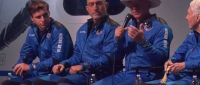 Безос рассказал, когда будут новые туристические полеты в космос и поделился, как прошел его полет