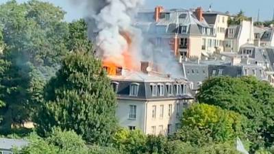 Новости на "России 24". В Седьмом округе Парижа вспыхнул сильный пожар