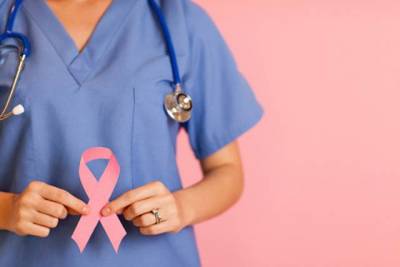 Эксперт рекомендует женщинам посещать маммолога хотя бы раз в год