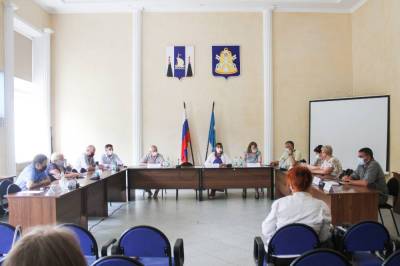 Общественники Корсакова обсудили подготовку систем ЖКХ района к зиме
