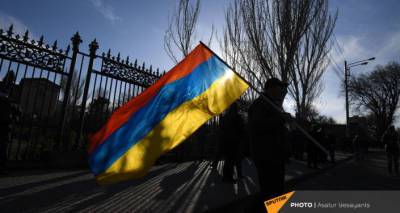 Армяне на перепутье: сбежать из страны или идти за своими героями