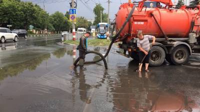 Последствия непогоды: Ульяновск слегка подтопило, ветром снесло несколько деревьев