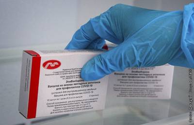 "ЭпиВакКорона" доступна в Москве лишь для тех, кто сделал первый укол этим препаратом