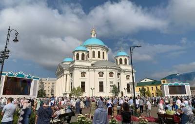 В Казани освящается отстроенный заново собор Казанской иконы Богоматери