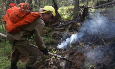 Добровольцы помогают бороться с лесными пожарами в Якутии