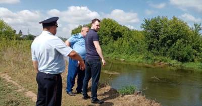 Внедорожник с телами двух мужчин нашли в реке в Альметьевске