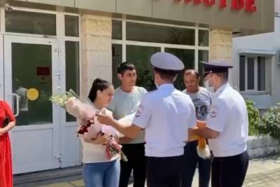 В Новороссийске автоинспекторы сопроводили роженицу в больницу