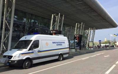Аэропорт Львова эвакуировали из-за подозрительной сумки
