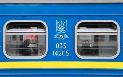 15 поездов задерживаются из-за непогоды, - "Укрзализныця"