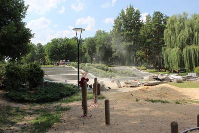 В Воронеже продолжается реконструкции парка «Алые паруса»