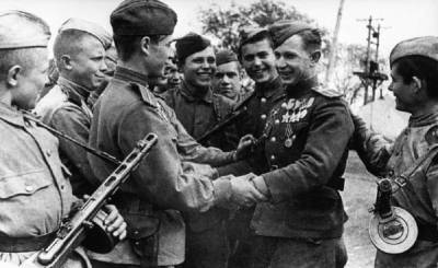 Сколько за Великую Отечественную войну появилось Героев Советского Союза, полных кавалеров ордена Славы?
