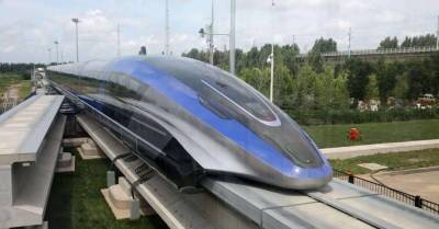 Китай показал "первый в мире" поезд, способный разгоняться до 600 км/ч