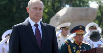 Путин в День Военно-морского флота посетит парад в Петербурге