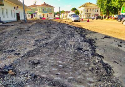 В Торопце Тверской области откопали старинную мостовую