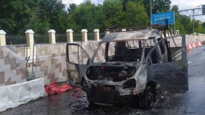 Автомобиль полностью сгорел на Звенигородском шоссе