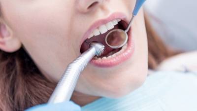 Зубы на полку: как безобидный кариес может привести к онкологии