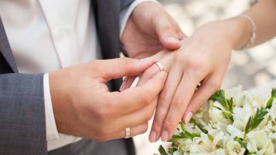 ЦСБ: израильтяне предпочитают не вступать в брак, а если женятся - то за рубежом