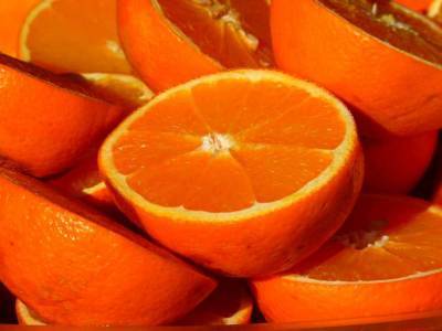Медики назвали популярные продукты, содержащие больше витамина С, чем апельсин