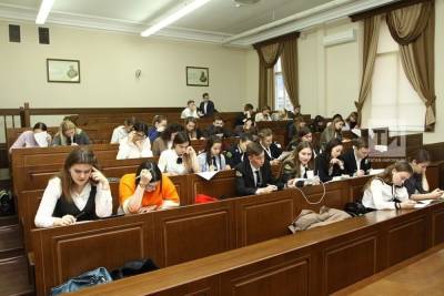 За обучение «фиктивных студентов» уволили трех директоров колледжей в Татарстане