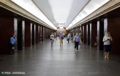 В метро Киева произошла драка на станции "Театральная"