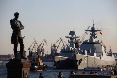 На парад ко Дню ВМФ в Петербурге не пустят гостей из-за ковидных ограничений