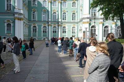 Эрмитаж закрывает сезон белых ночей в Петербурге