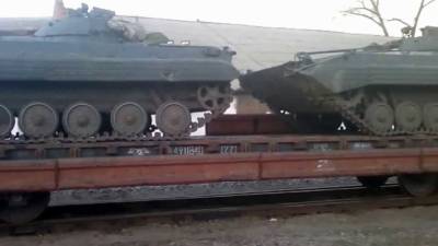 Эшелоны боевой техники были замечены в районе Краснодара по пути в Крым